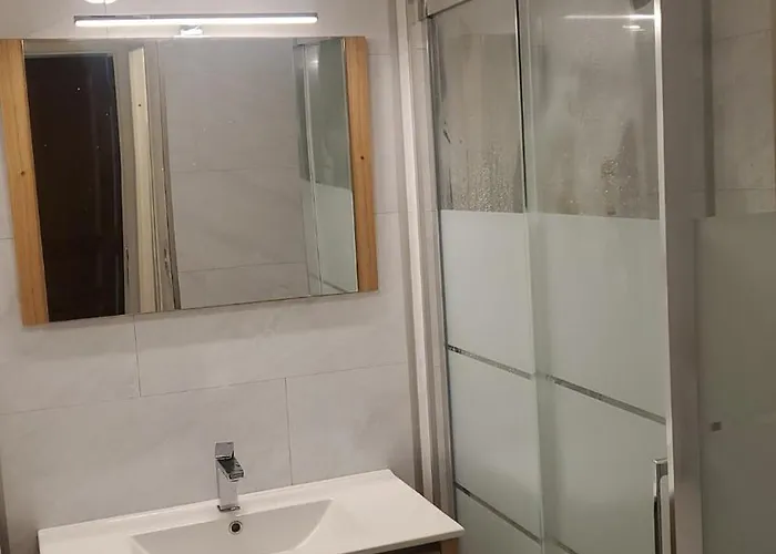 Apartament 6 Personnes Avec Jardin Châtel